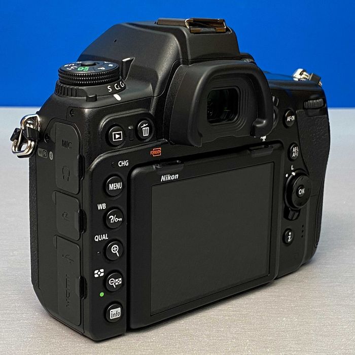 Nikon D780 (Corpo) - 24.5MP