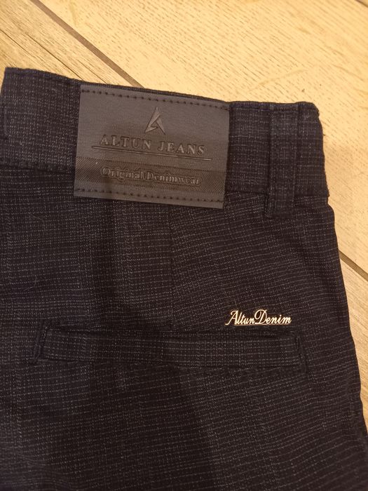 Spodnie młodzieżowe