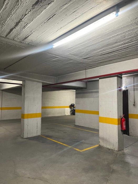 Alugo/Vendo Garagem em TELHEIRAS -rua Augusto Macedo 4 junto ao SUPERA