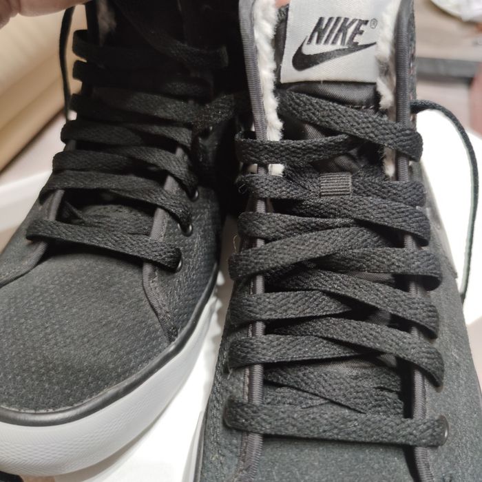 Кроссовки женские NIKE