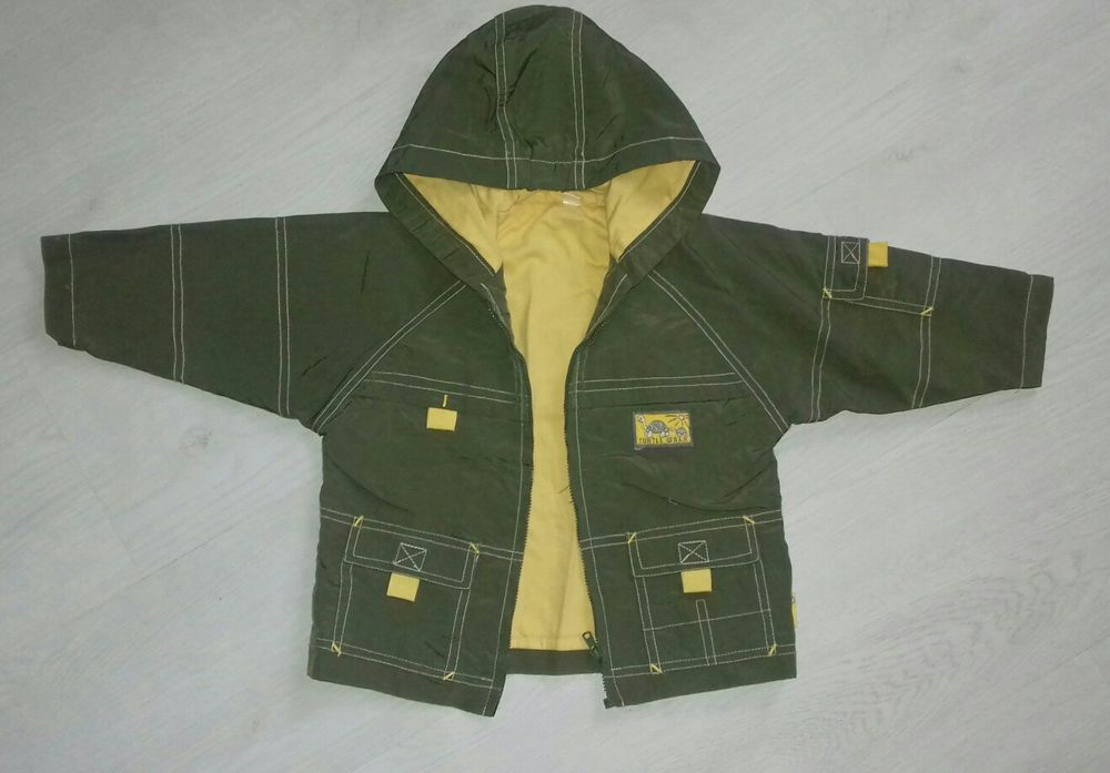 Продам детскую ветровку