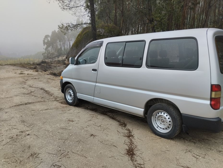 Toyota hiace 9 lugares