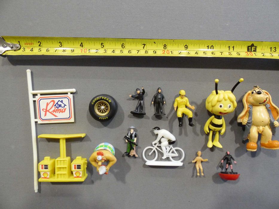 Peças, bonecos, diversos