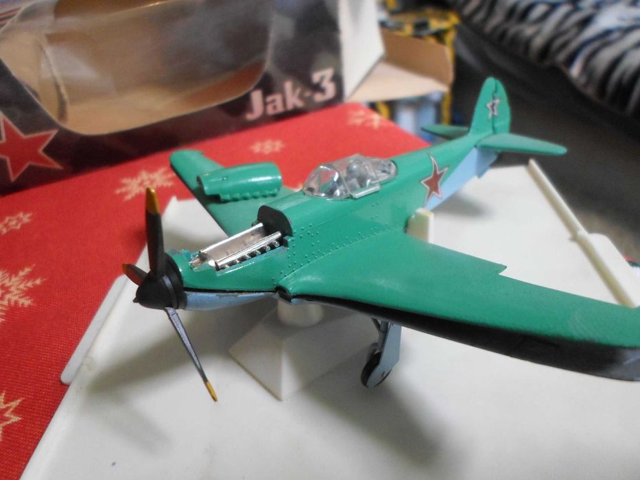 ЯК-3 - воздушный истребитель ВОВ, масштаб 1:72, металл, Сделано в СССР