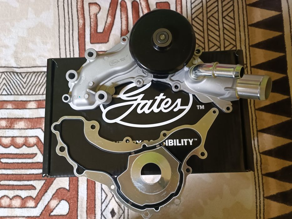 Помпа 3.6 pentastar dodje/jeep