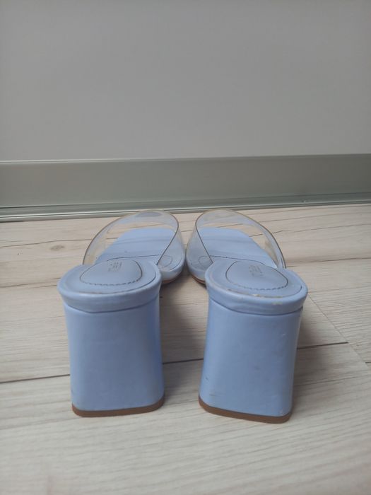 Hit klapki baby blue przeźroczyste