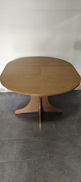 Mesa de jantar extensível