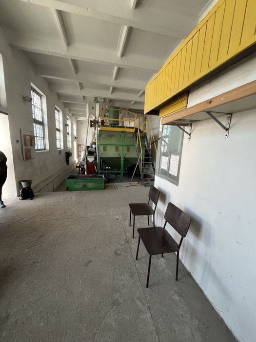 Продається :  Виробниче приміщення. Працюючий бізнес. Млин. Територія.