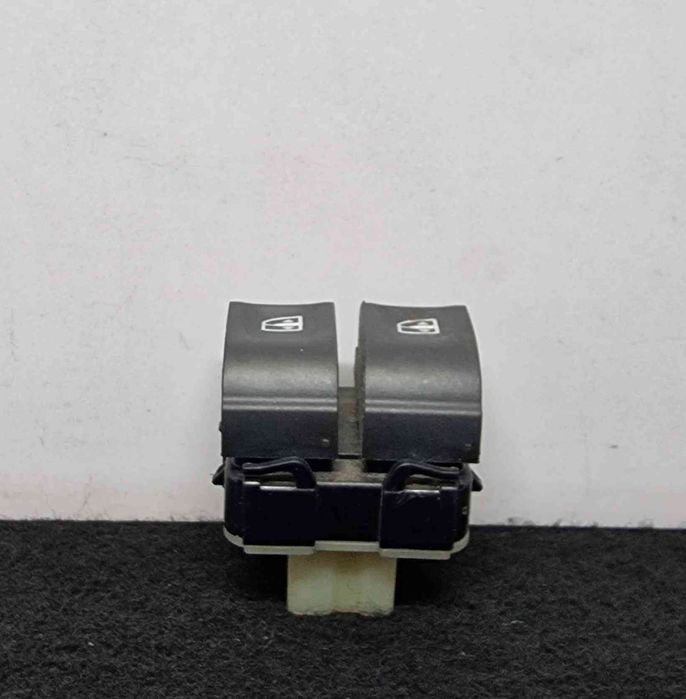 Comando / Botão / Interruptor Vidros Frente Esquerdo 254118044R - RENAULT CLIO IV