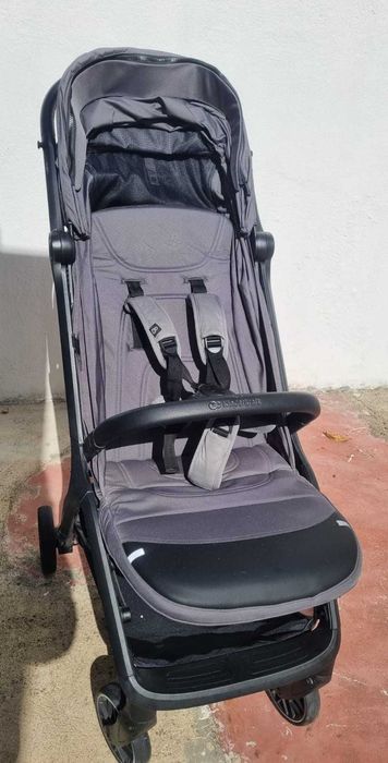Carrinho Passeio Kinderkraft leve, prático e como novo