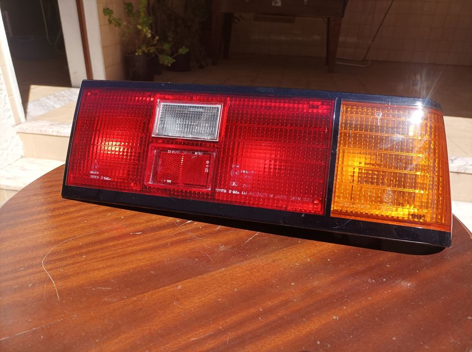 Farolim Traseiro Direito - Toyota Corolla DX KE70