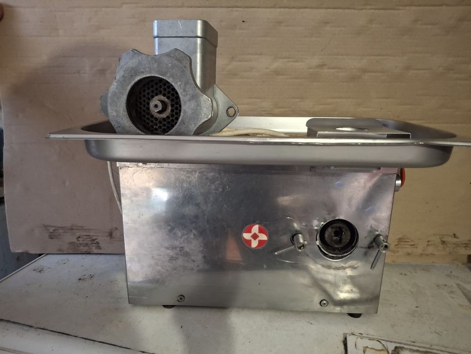 М'ясорубка електрична