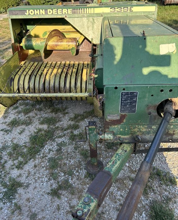 Enfardadeira JOHN DEER 339E em excelente estado
