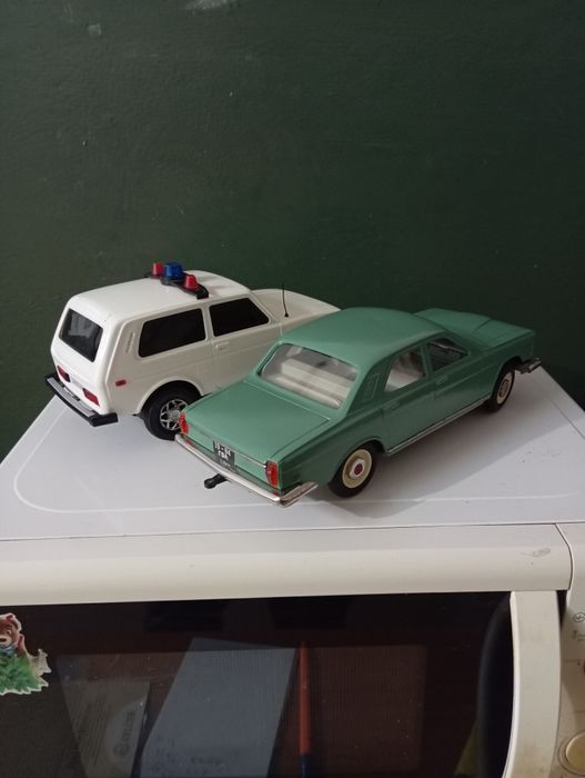 Игрушки машинки СССР. Нива и Волга