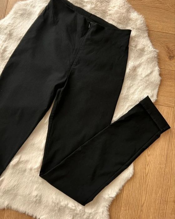 Czarne dopasowane spodnie z zamkiem proste eleganskie 36/S/basic classy casual elegant office