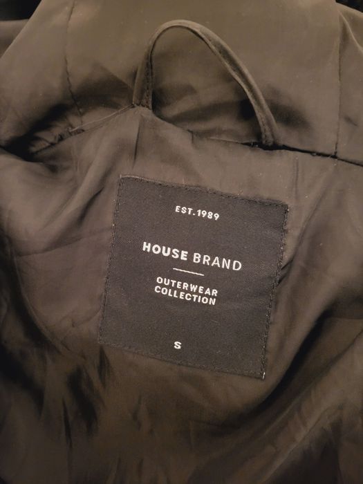 Czarna kurtka zimowa