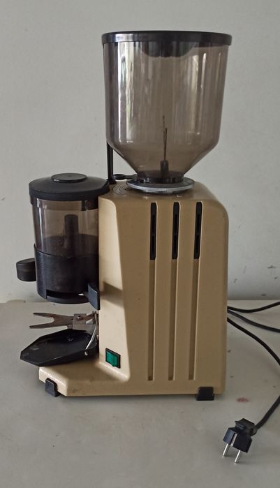 Moinho de café antigo