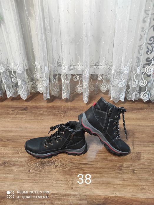 Продам зимові ботінки