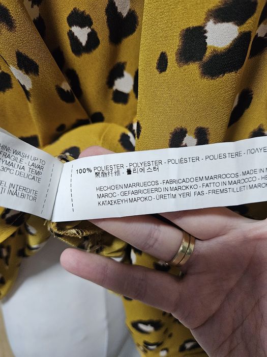 Musztardowa bluzka w panterkę i z dekoltem V  38-M