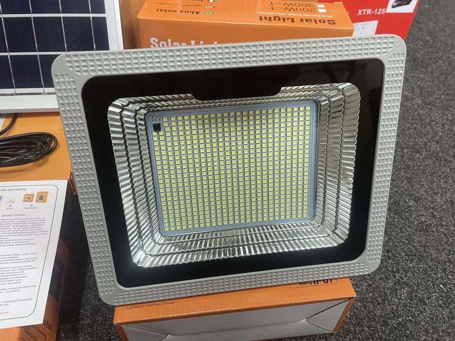 Lampa solarna VÖGLER GmBh 200W neutral, sensor zmierzchu SOLAR LIGHT