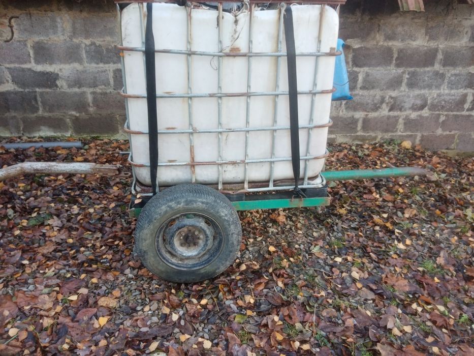 Beczki na wodę na wózku