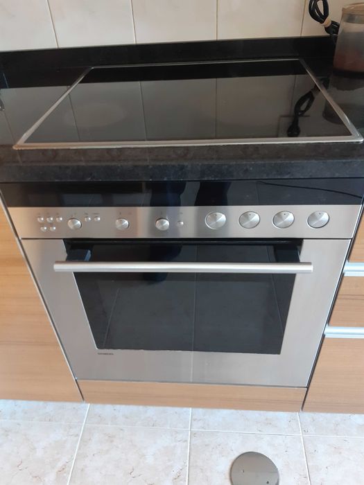 Forno e Placa Vitrocerâmica SIEMENS Avariados