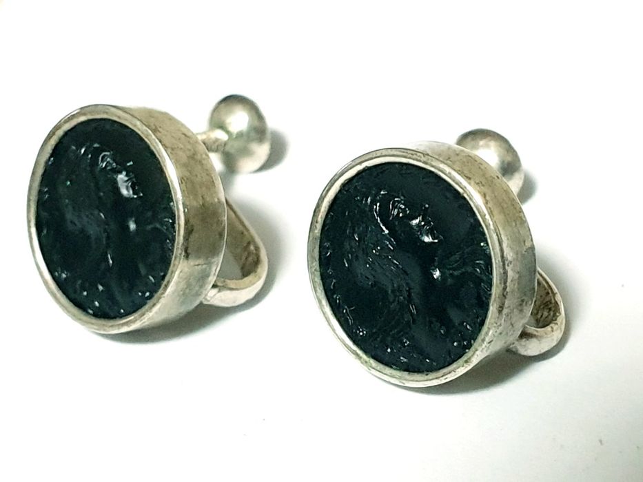 Raros brincos vintage em prata Topázio com camafeu
