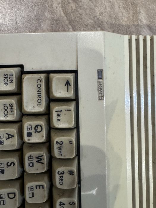 Komputer commodore C 64 C