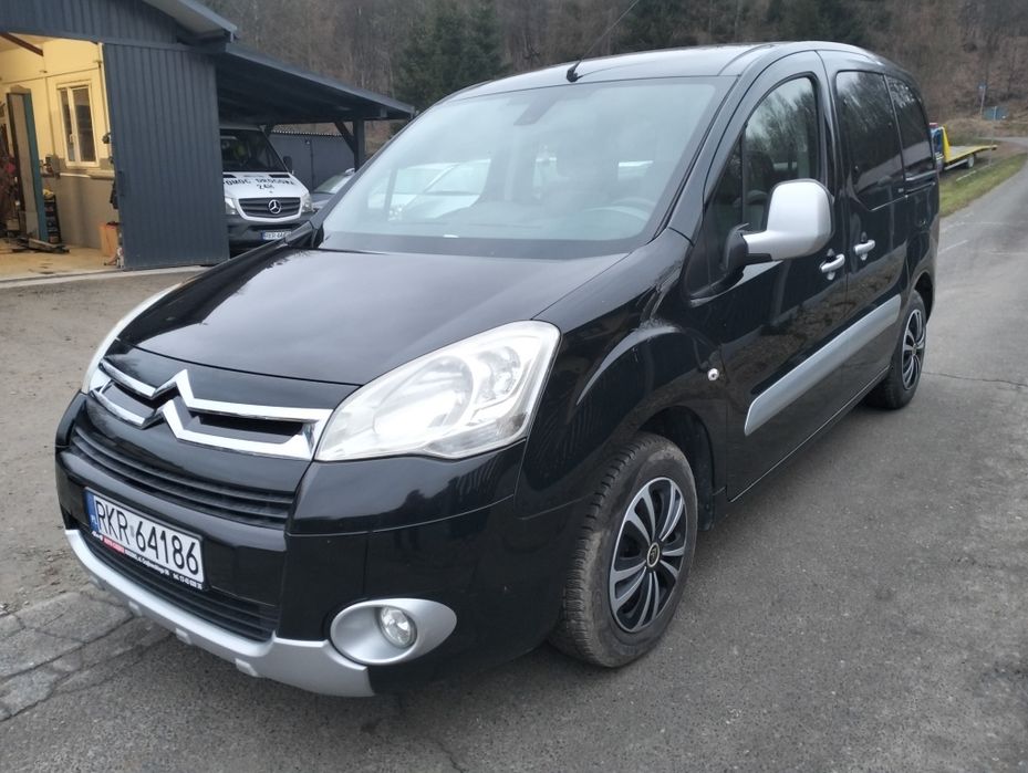 Citroen Berlingo 1.6 benzyna Multispace uszkodzony silnik 6200zl.