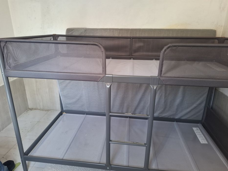 Cama beliche  . retira em Sintra