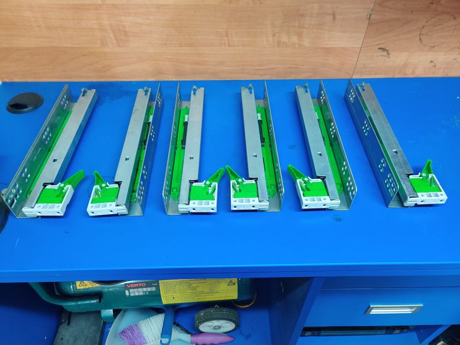 Prowadnica dolnego montażu 300mm