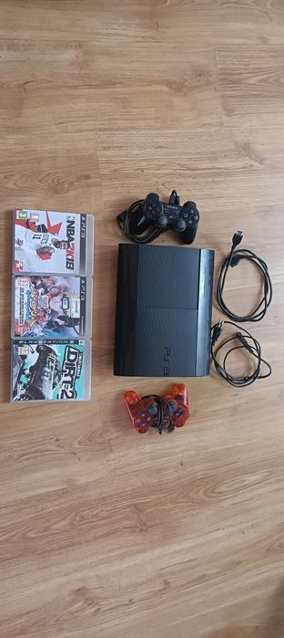 PS3 Super Slim 250GB + 2 comandos + 4 jogos — pronta a jogar