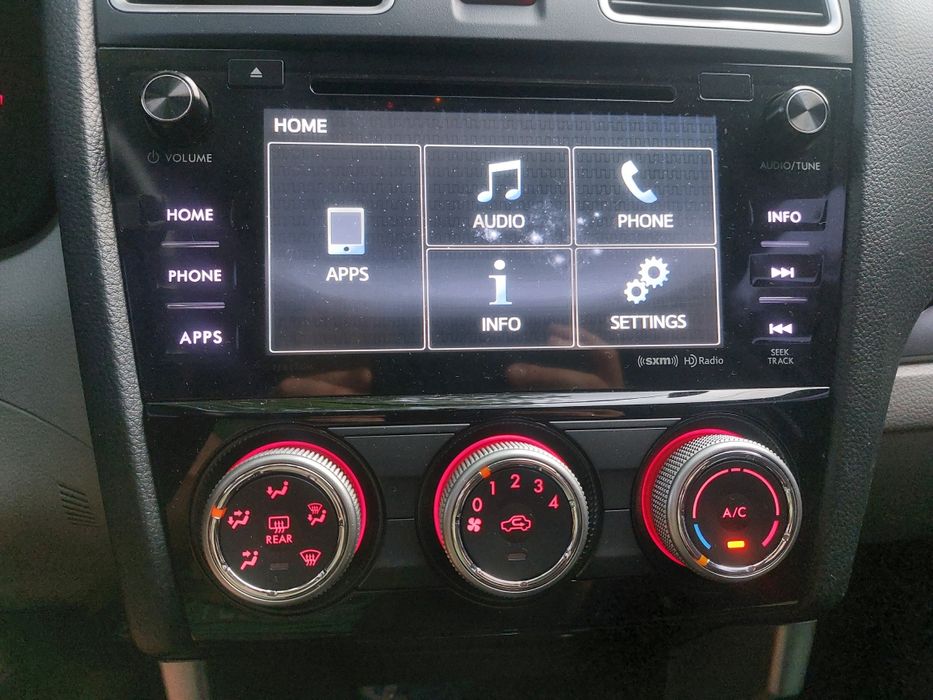 Продам автомагнітолу на субару форестер 4 покоління