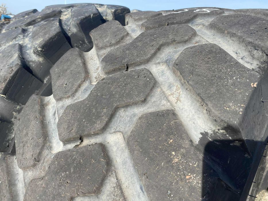 Opony Używane 400/70r20 Firestone Utility Radial 50% Bieżnika 16/70-20