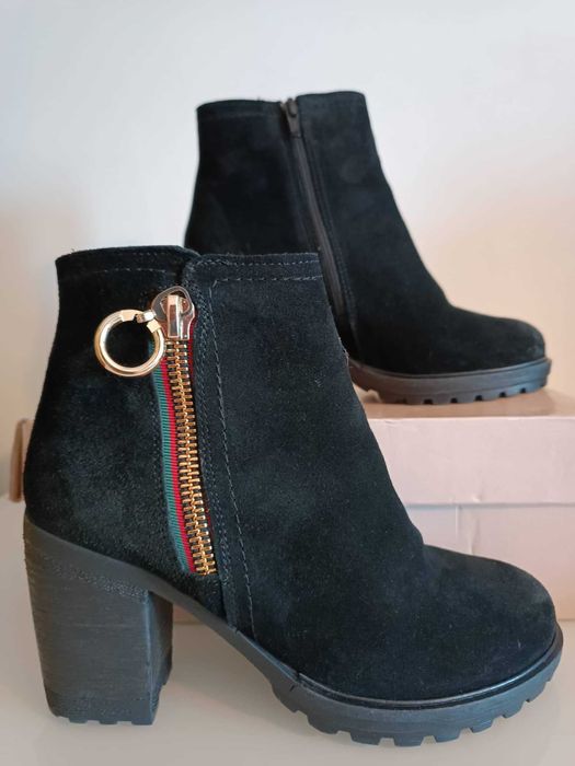 Botins pretos em pele, n.º 38 - NOVOS