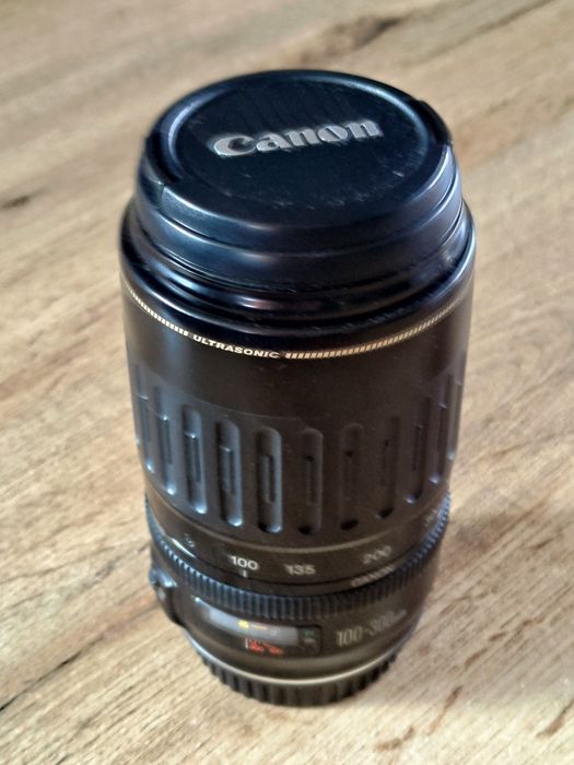 Canon 100-300 f4.5-5.6 USM
