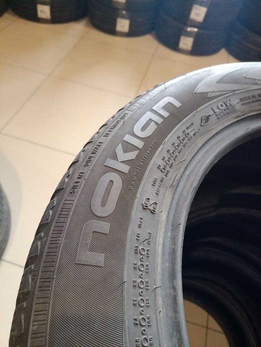 Пара шин б/у (2шт) 225/55R16 99H Nokian WR D4