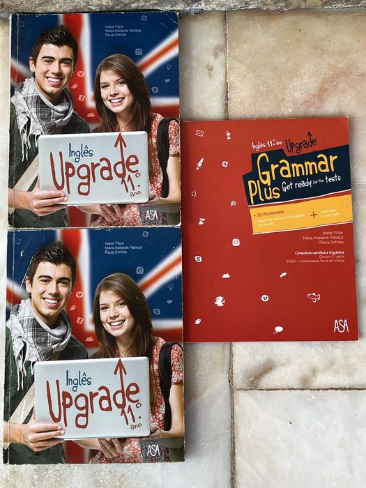 Vendo manuais e cadernos de atividade 11 ano