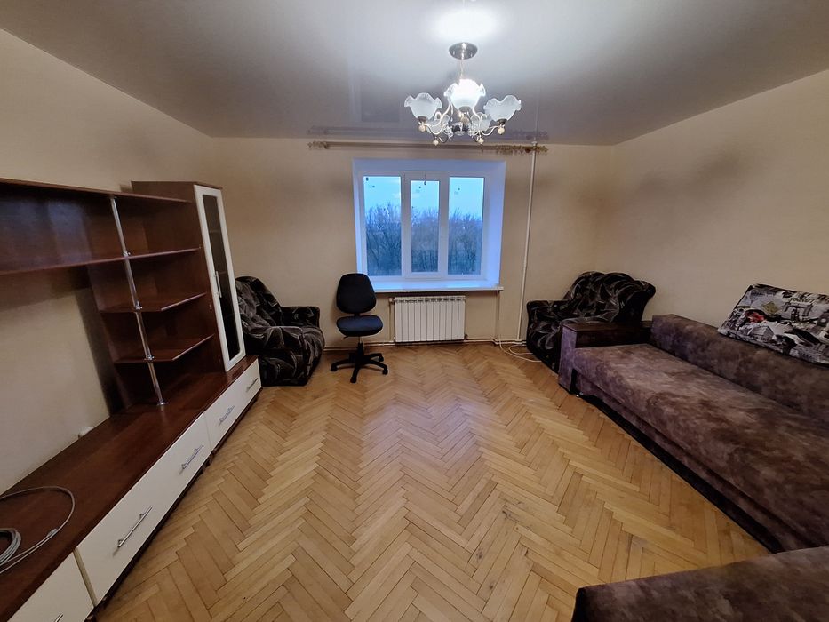 2 кімнатна квартира в Пасічній пл.68.5 кв.м з і/опаленням