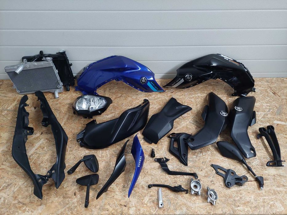 yamaha mt-07 mt07 chłodnica owiewka ogon klamka