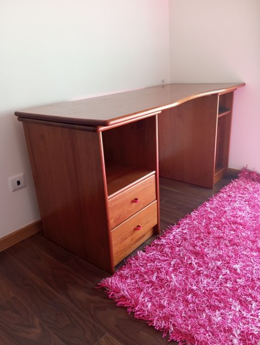Secretaria madeira