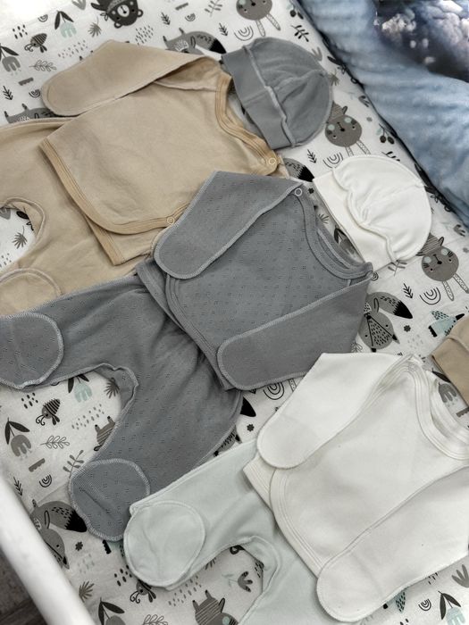 3 Коплекти дитячого одягу 56 розмір (шапочка+повзунки+кофтинка)