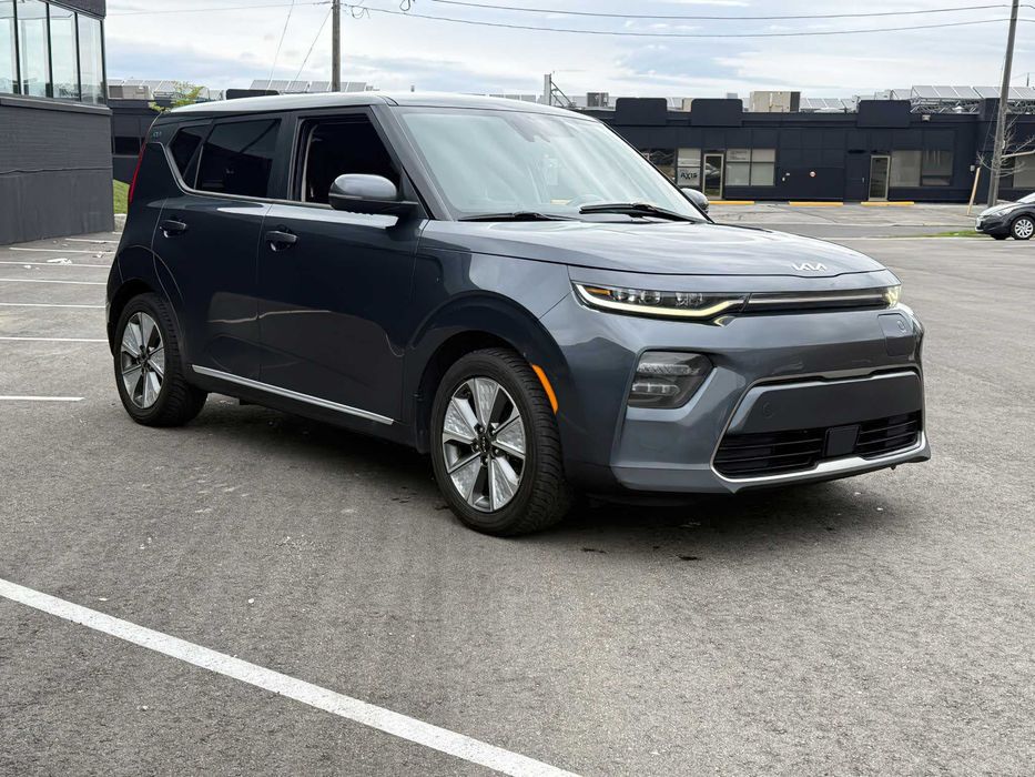 Kia Soul EV      2021
