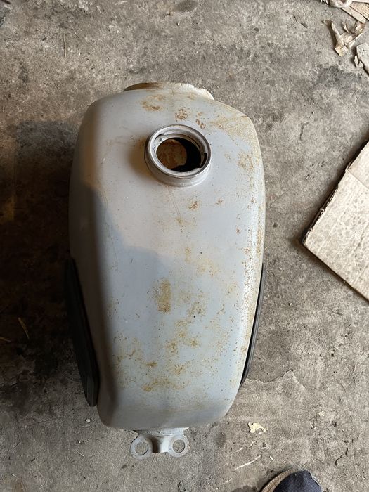 Бензобак ИЖ в отличном состоянии