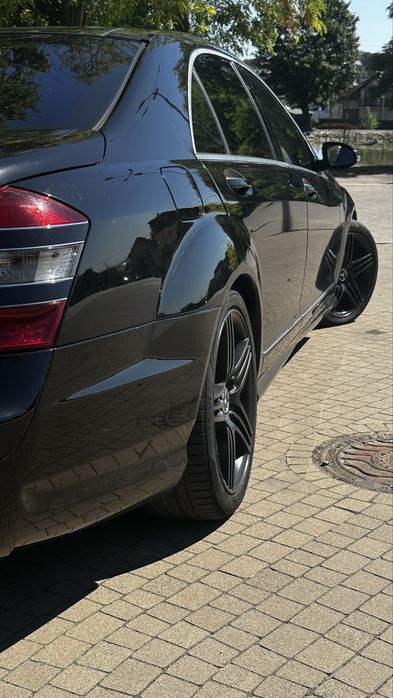 Mercedes-Benz S-class w221