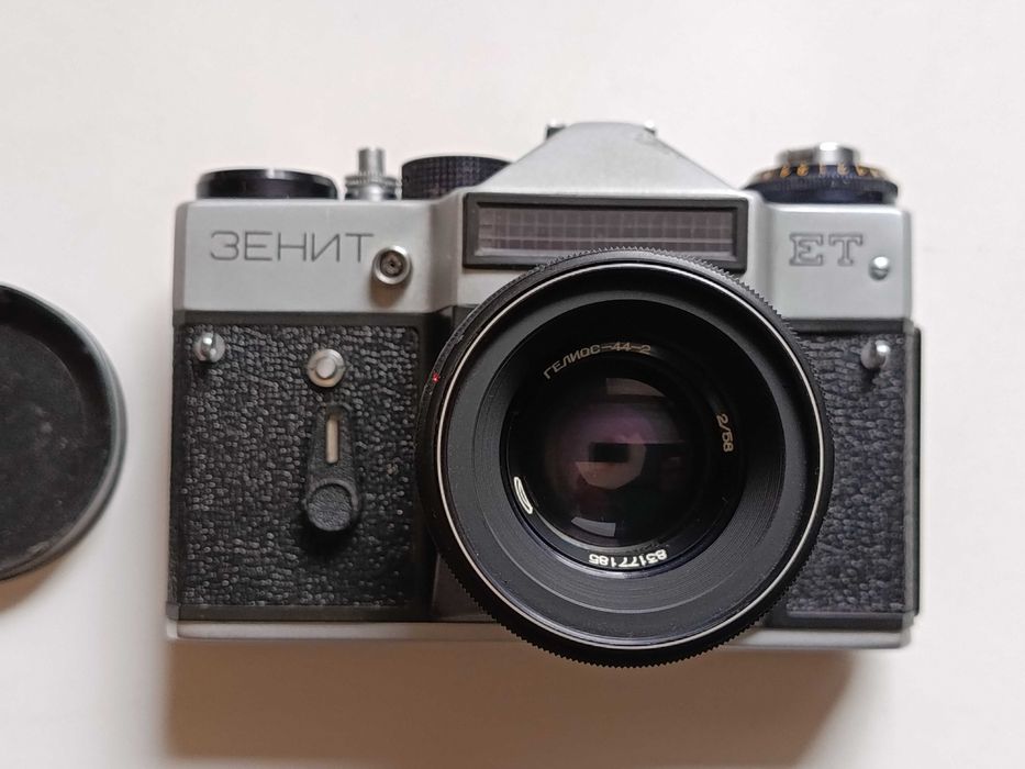 Фотоапарат ZENIT ET (Гелиос 44-2). Зоркий-4 (Индустар-50). Вживано.