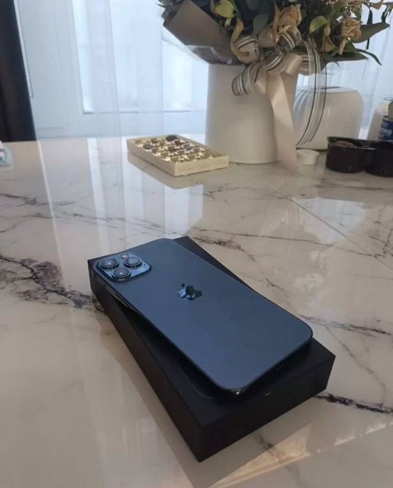 Продам iPhone 12 Pro Max 256