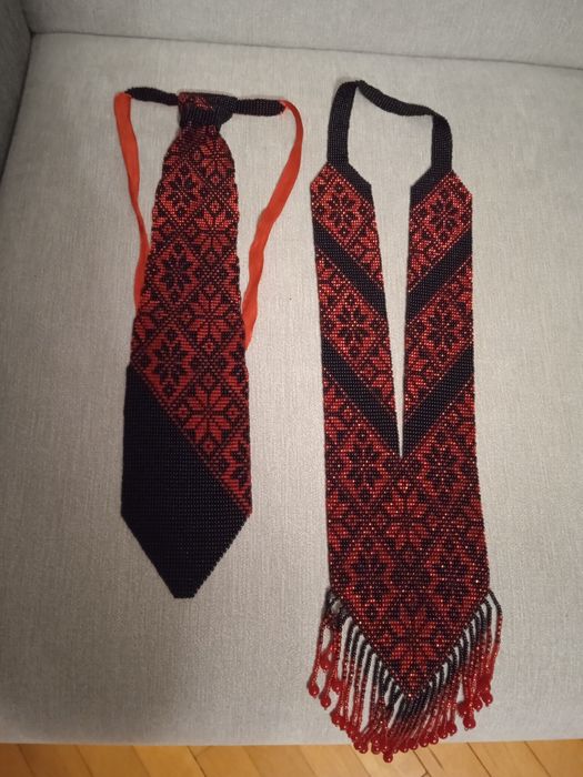 Гердан і краватка-набір для мами і сина в українському стилі
