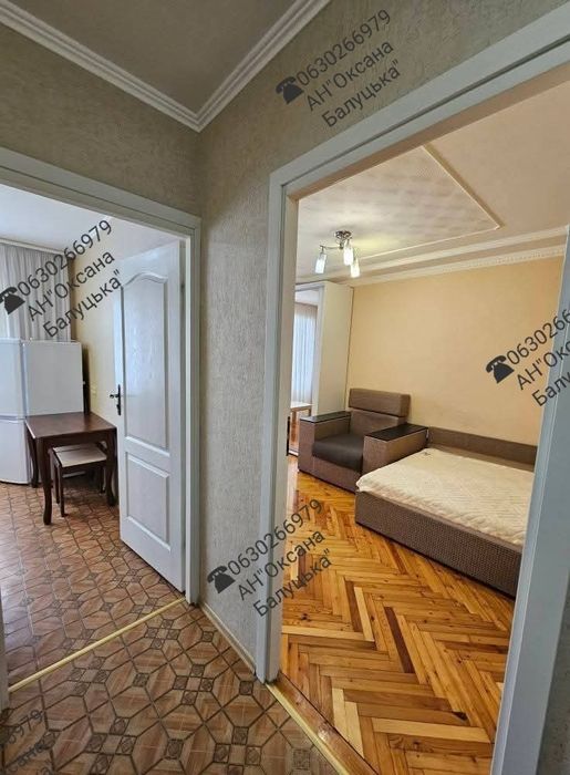 Продам 1-кімнатну квартиру, район 8-9 школи, третій поверх
