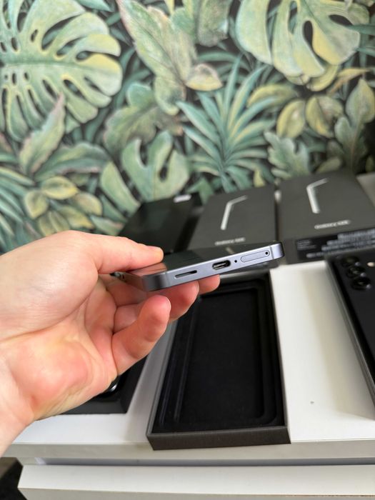 Samsung S25 12/256GB Повний комплект стан нового OneUI 7 TRADE-IN